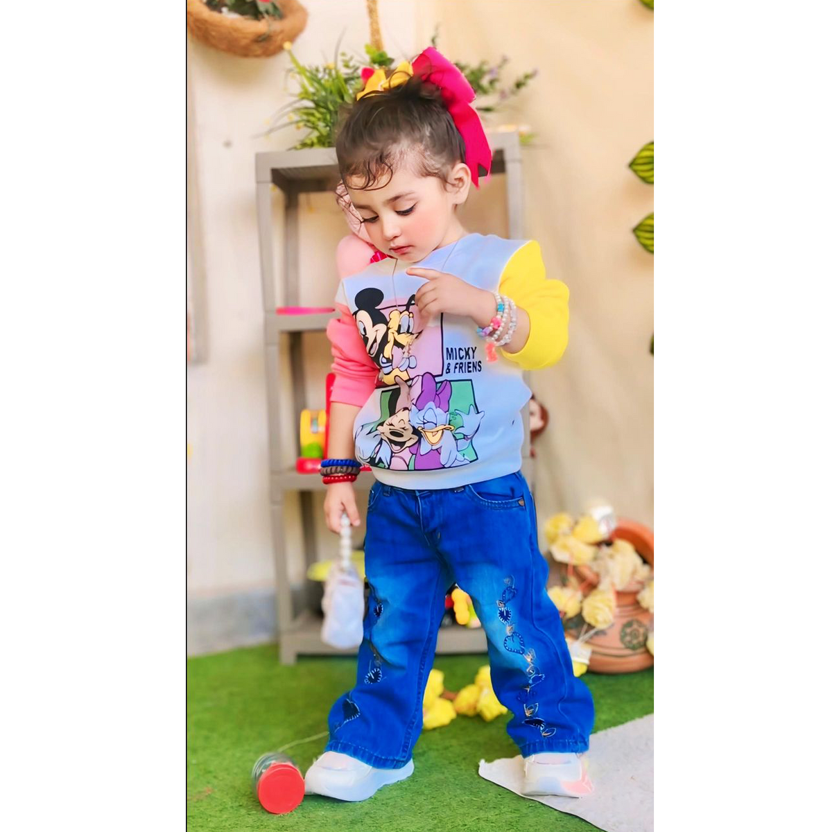 Mickey friens kids winter sweatshirt