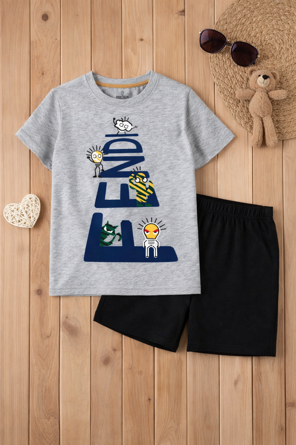 Fendi Kids T-Shirt & shorts